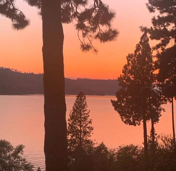 Camp Runamuck Idaho Bed And Breakfast