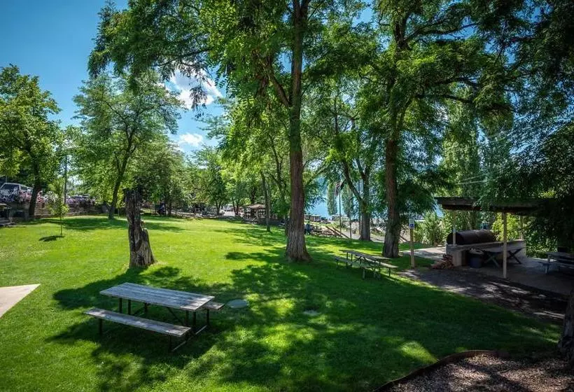 Camp Runamuck Idaho Bed And Breakfast