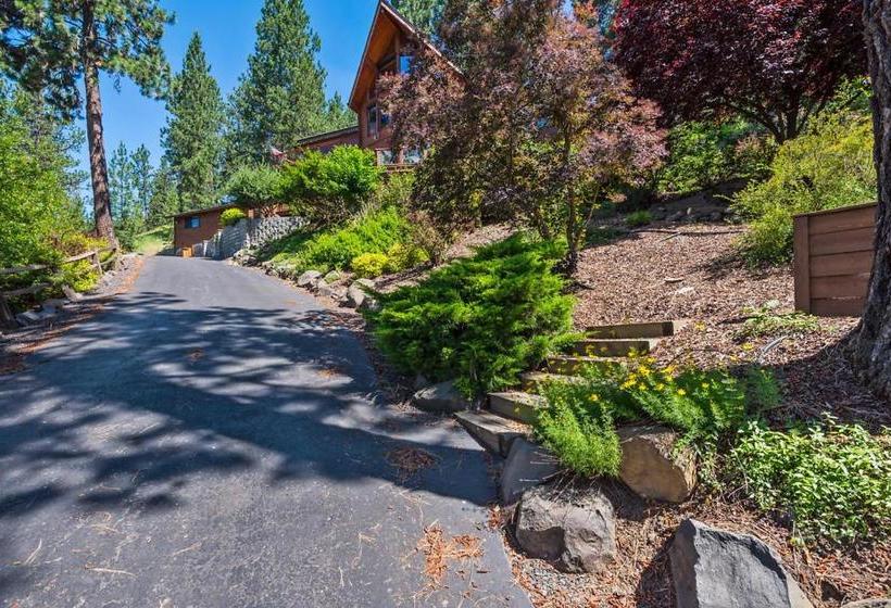 Camp Runamuck Idaho Bed And Breakfast