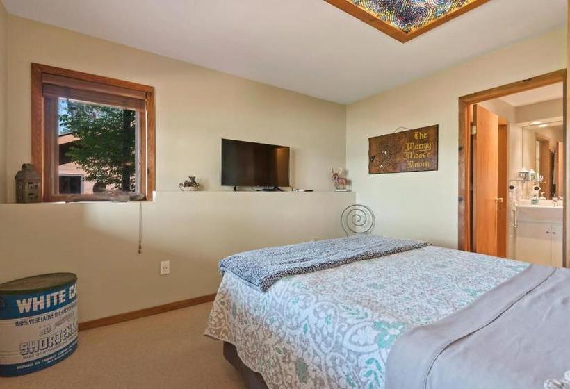 Camp Runamuck Idaho Bed And Breakfast