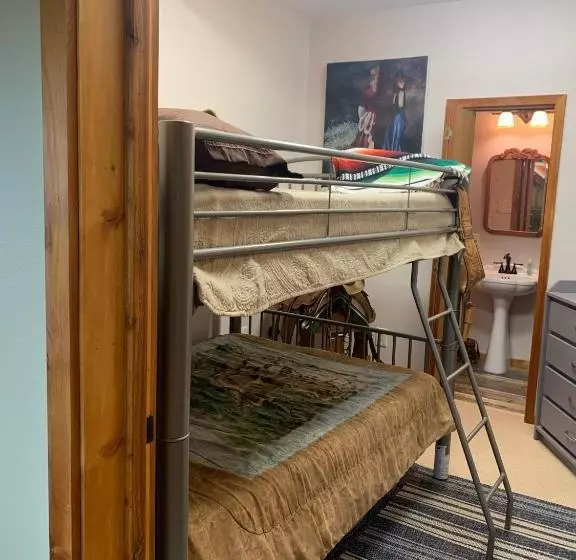 Camp Runamuck Idaho Bed And Breakfast