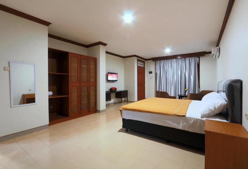 Отель Adiroso Managed By Sahid