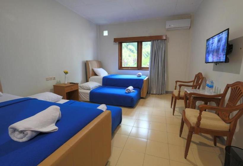 Отель Adiroso Managed By Sahid