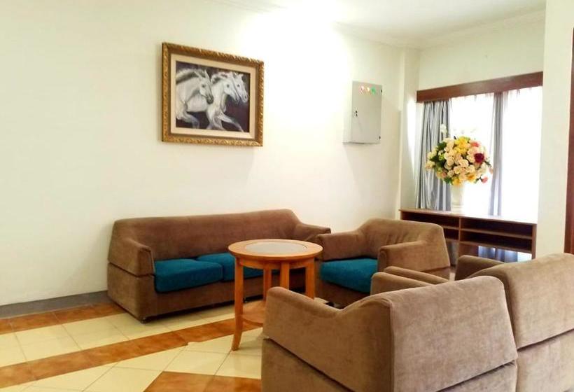 Отель Adiroso Managed By Sahid