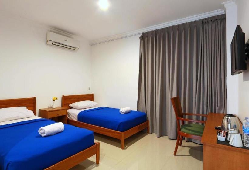 Отель Adiroso Managed By Sahid