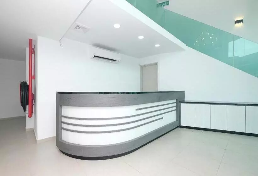 Hotelli Oyo 44043 First Garden