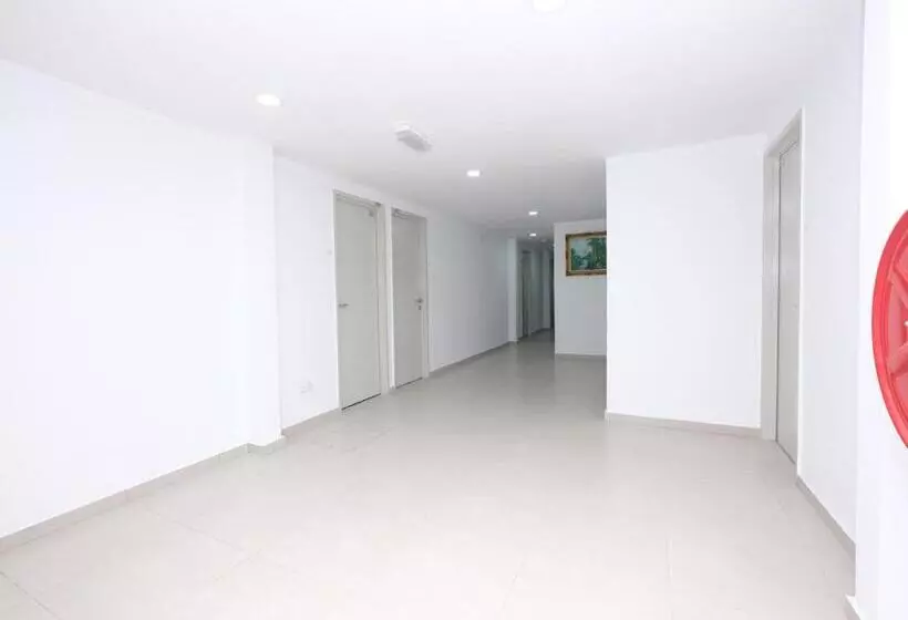 Hotelli Oyo 44043 First Garden