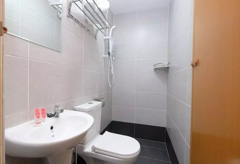 Hotelli Oyo 44043 First Garden