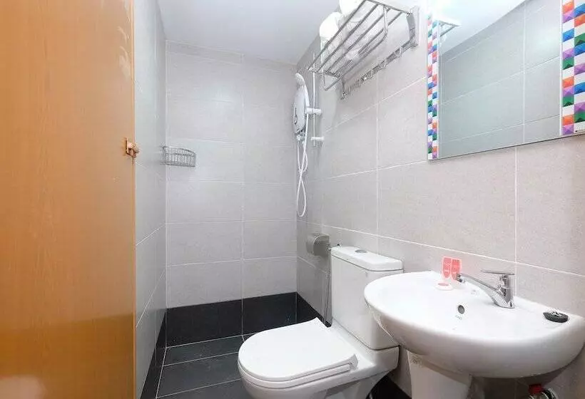 Hotelli Oyo 44043 First Garden