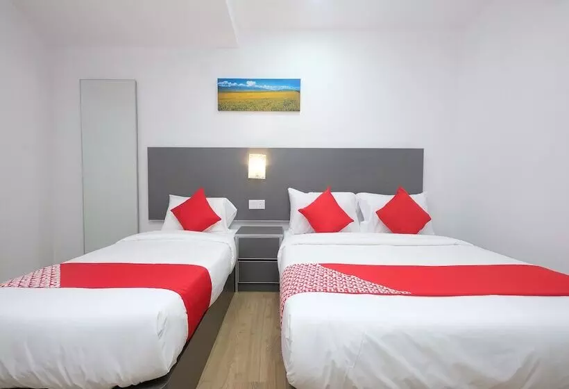 Hotelli Oyo 44043 First Garden