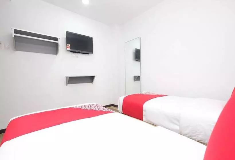 Hotelli Oyo 44043 First Garden