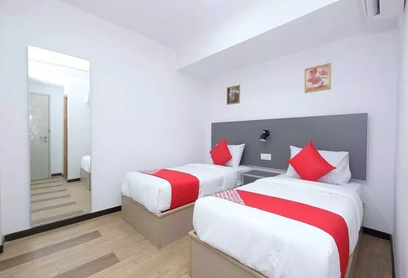 Hotelli Oyo 44043 First Garden