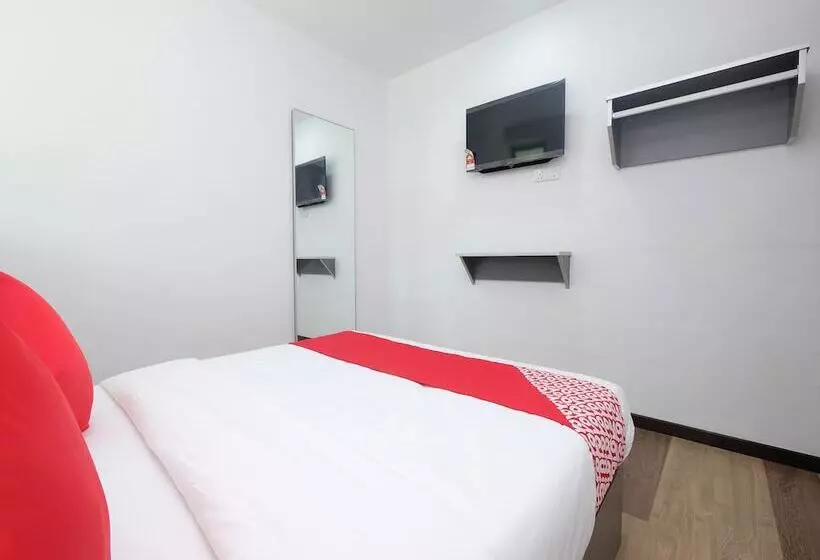 Hotelli Oyo 44043 First Garden