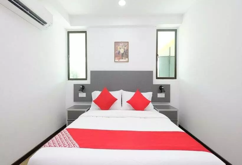 Hotelli Oyo 44043 First Garden