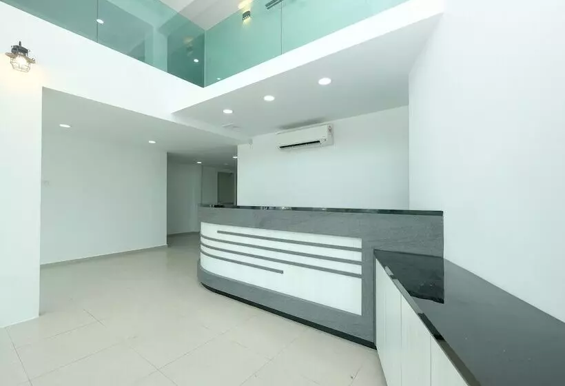 Hotelli Oyo 44043 First Garden