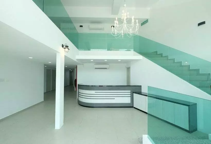 Hotelli Oyo 44043 First Garden