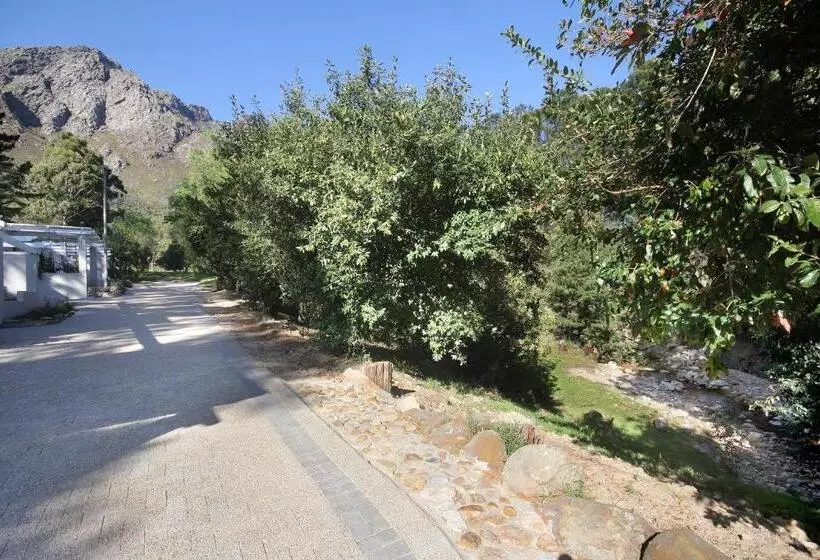 هتل Stony Brook Cottages