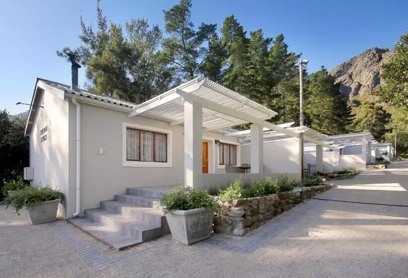 هتل Stony Brook Cottages