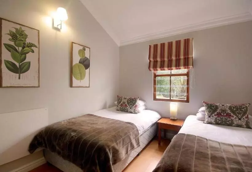 هتل Stony Brook Cottages