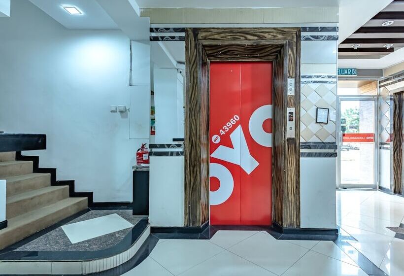 فندق Oyo 43960 Laksamana Executive & Boutique