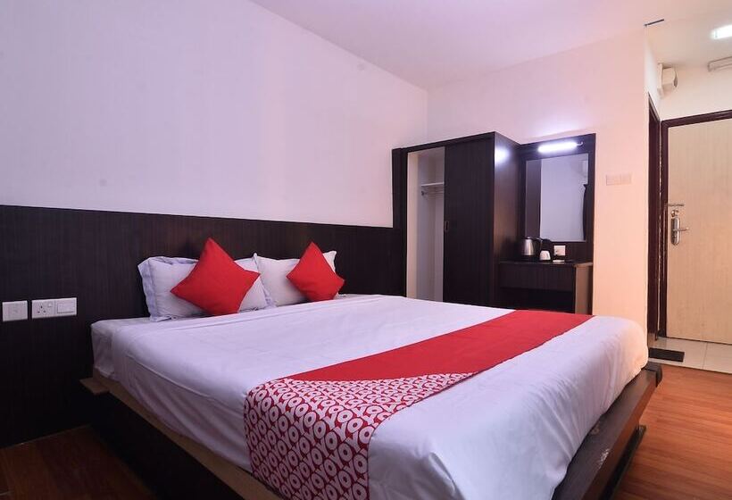 فندق Oyo 43960 Laksamana Executive & Boutique