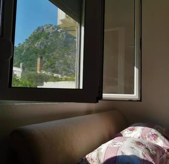 پانسیون Spasic Apartments Sutomore