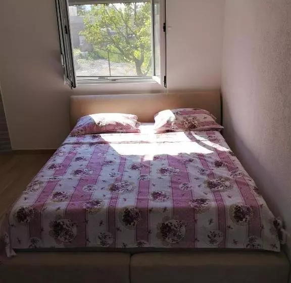 پانسیون Spasic Apartments Sutomore