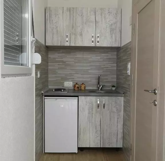 پانسیون Spasic Apartments Sutomore