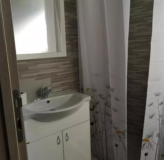 پانسیون Spasic Apartments Sutomore