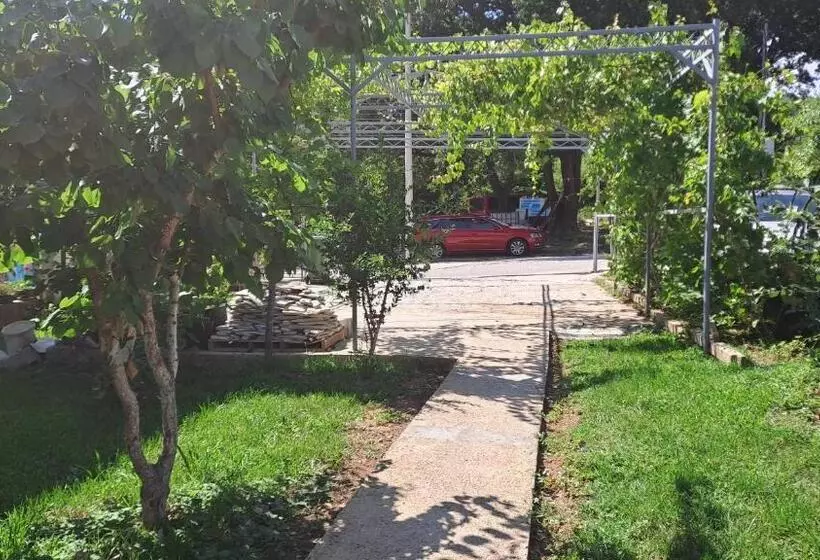 پانسیون Spasic Apartments Sutomore