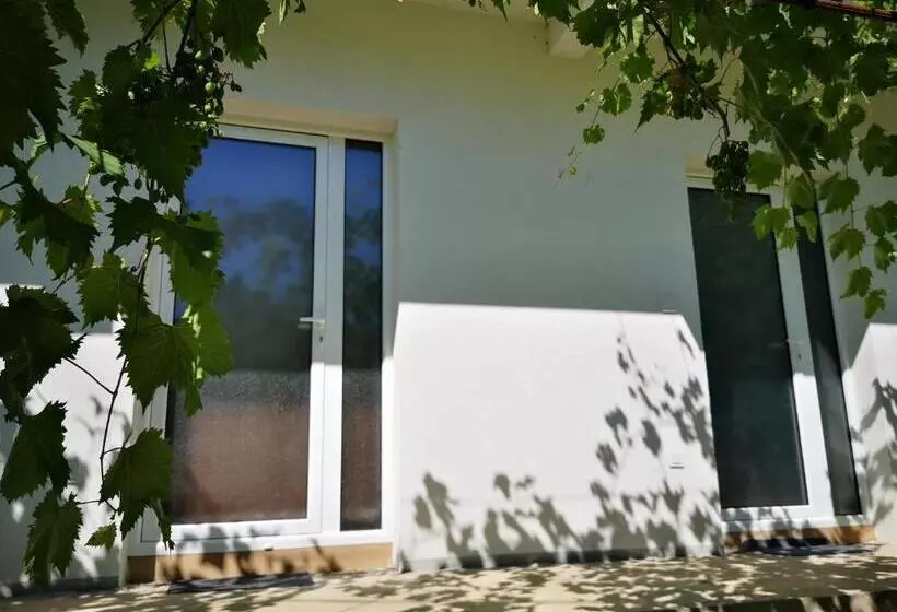 پانسیون Spasic Apartments Sutomore