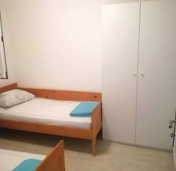 پانسیون Spasic Apartments Sutomore