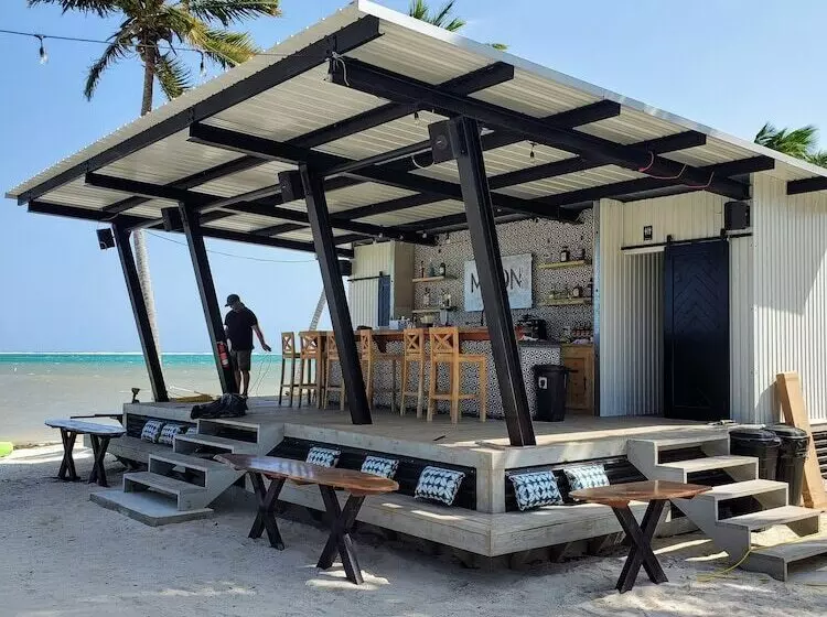 Hotelli Mangata Villas Adults Only
