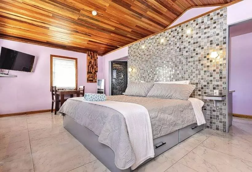 Hotelli Mangata Villas Adults Only