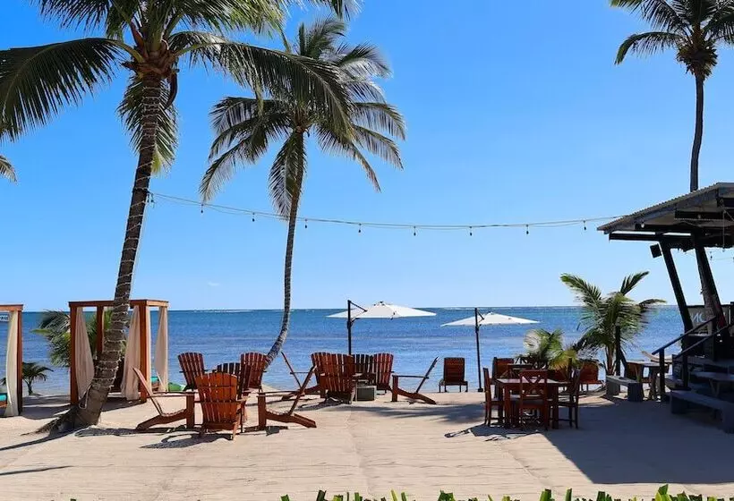 Hotelli Mangata Villas Adults Only