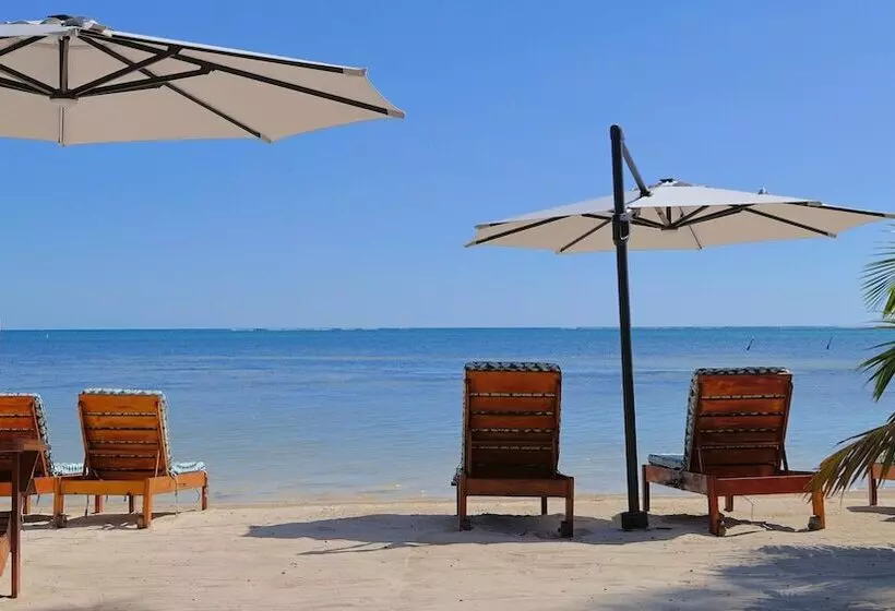 Hotelli Mangata Villas Adults Only