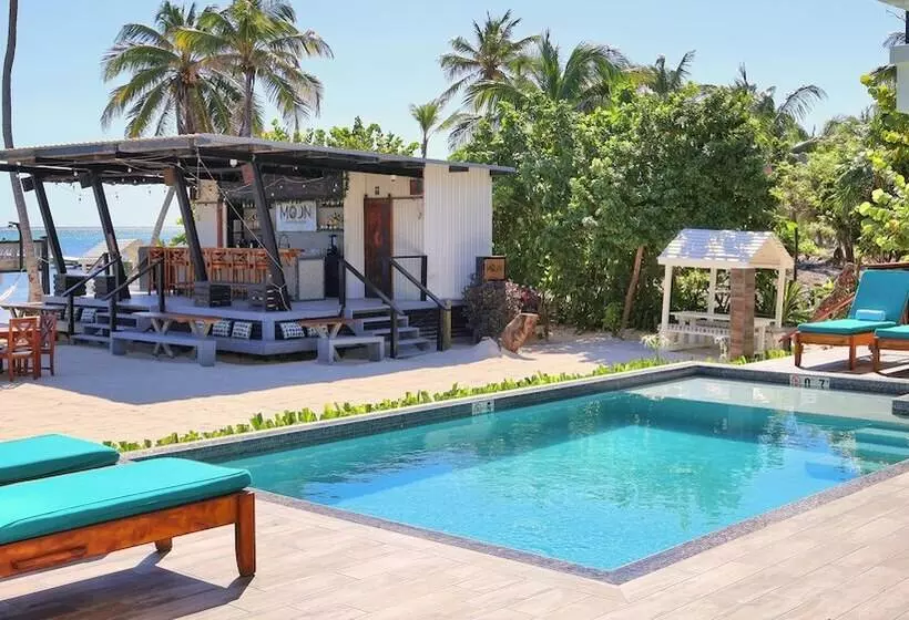 Hotelli Mangata Villas Adults Only