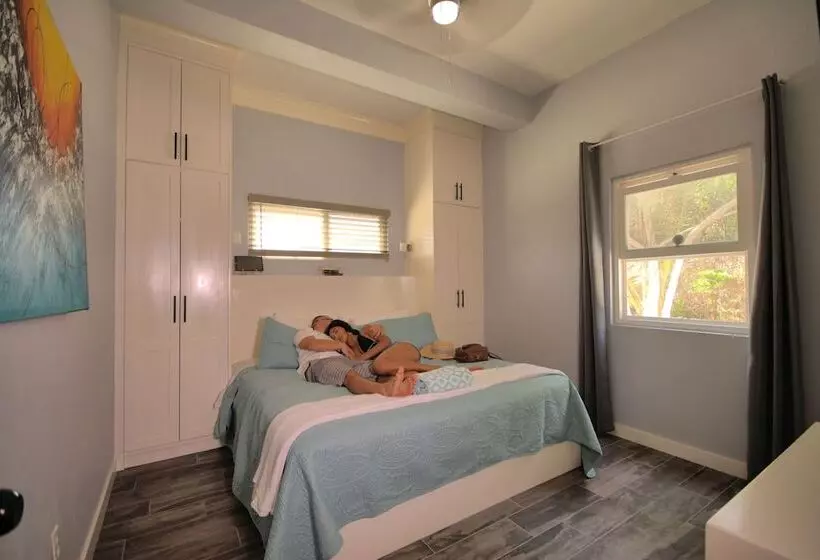 Hotelli Mangata Villas Adults Only