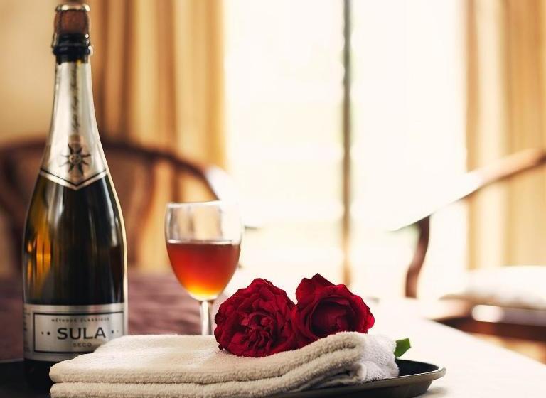 בית מלון כפרי Park Castle