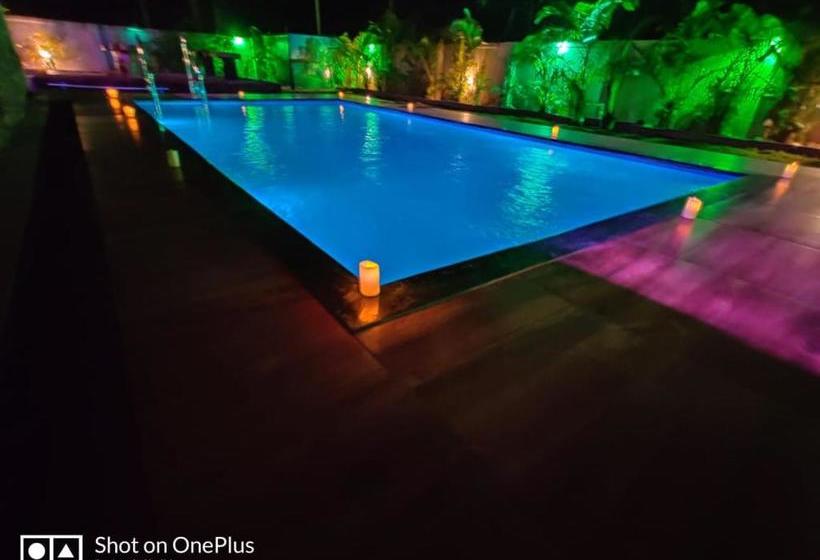 בית מלון כפרי Park Castle