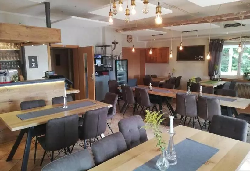 ホテル Waldgasthaus