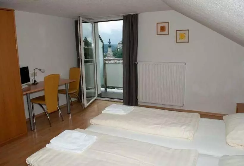 ホテル Waldgasthaus