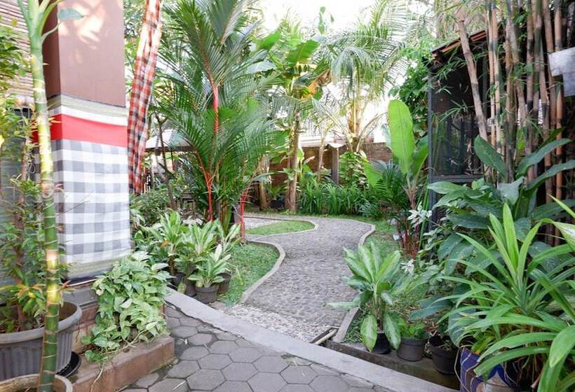 بنسيون Reddoorz Syariah Near Menara Kudus