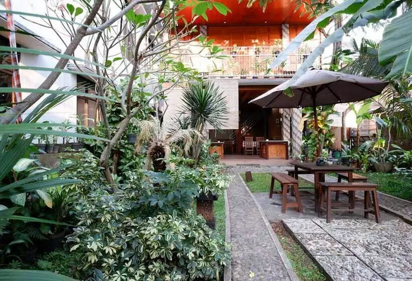 ペンション Reddoorz Syariah Near Menara Kudus