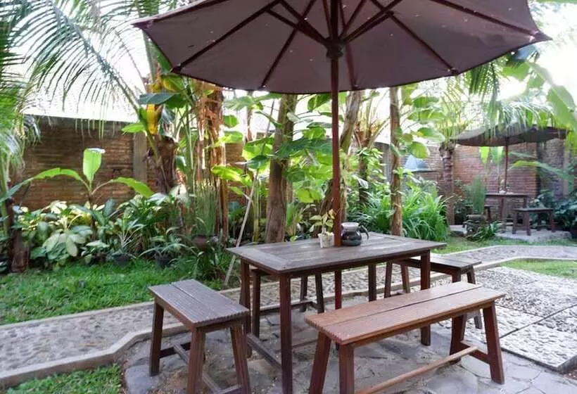 ペンション Reddoorz Syariah Near Menara Kudus