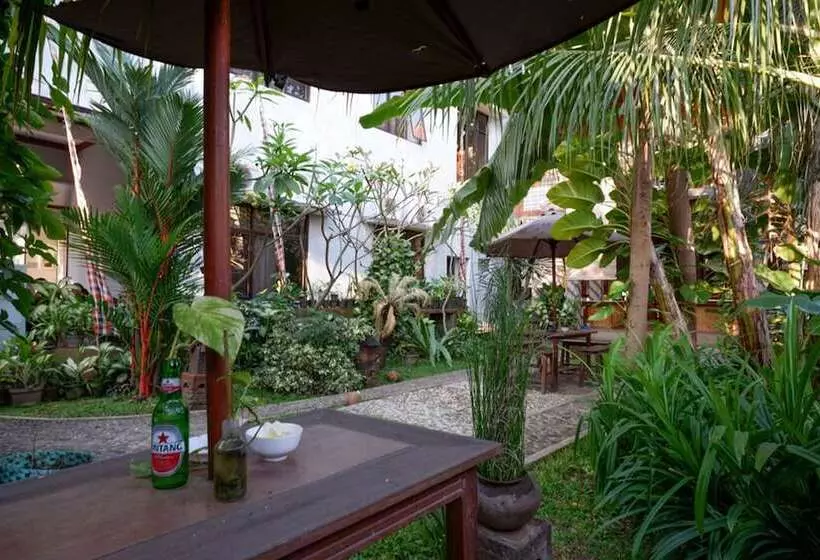 ペンション Reddoorz Syariah Near Menara Kudus