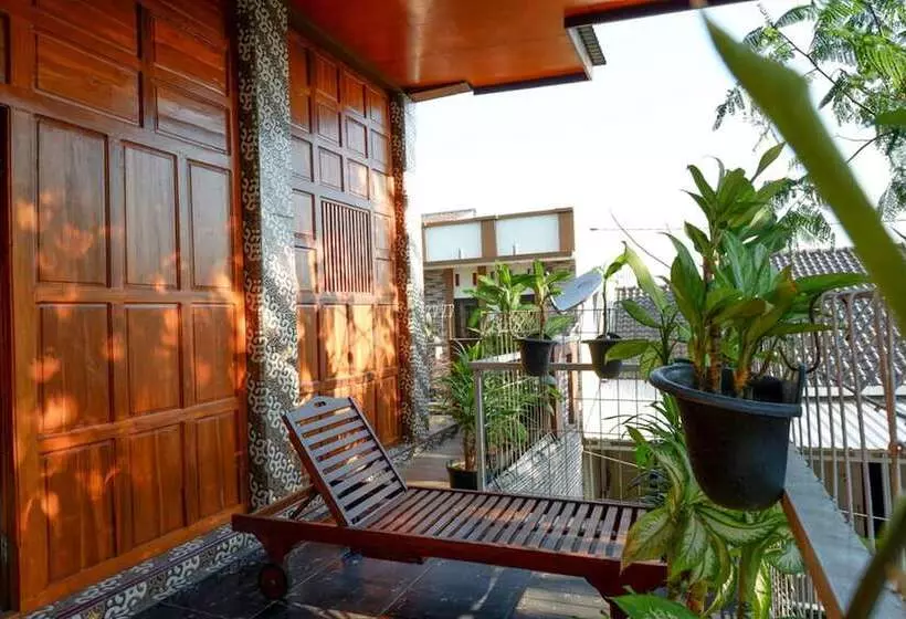 ペンション Reddoorz Syariah Near Menara Kudus