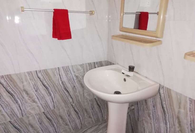 Albergue Nest Rest Inn