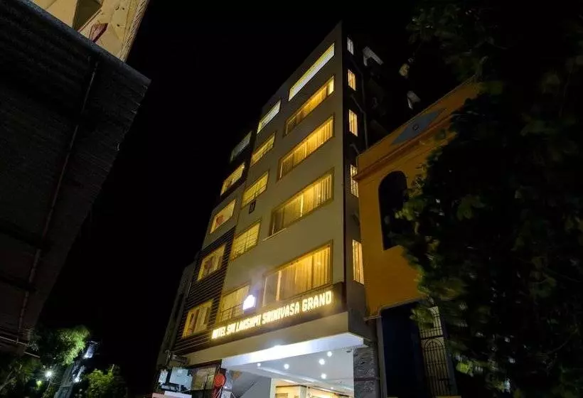 ホテル Treebo Sls Grand