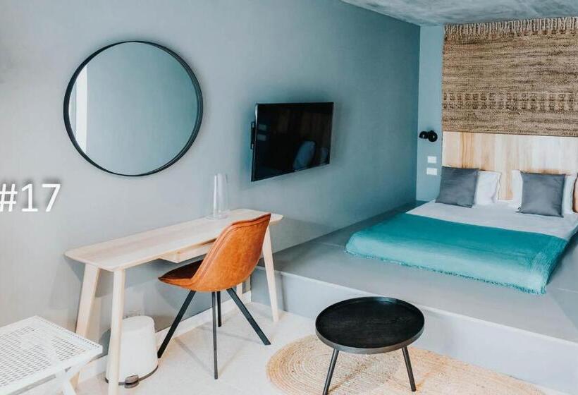 Bed and Breakfast The Pines Experiment Favelas